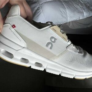 On Cloud Women’s Shoe - Size 9.5